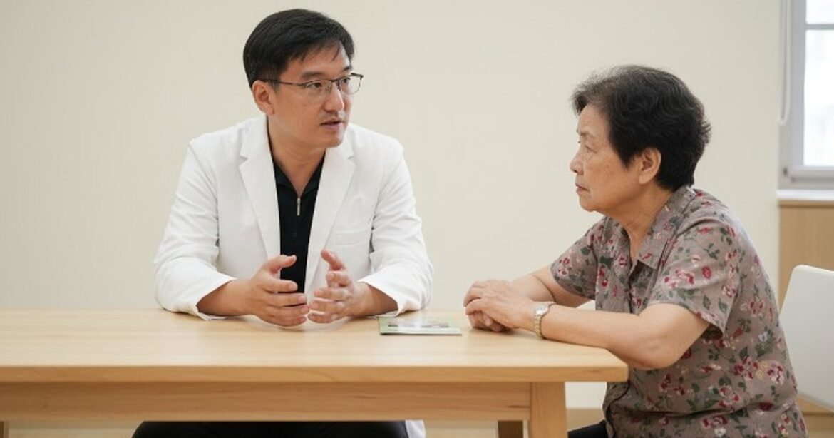 吳紹琥醫師分享減重的秘訣，醫師在診所與患者溝通。